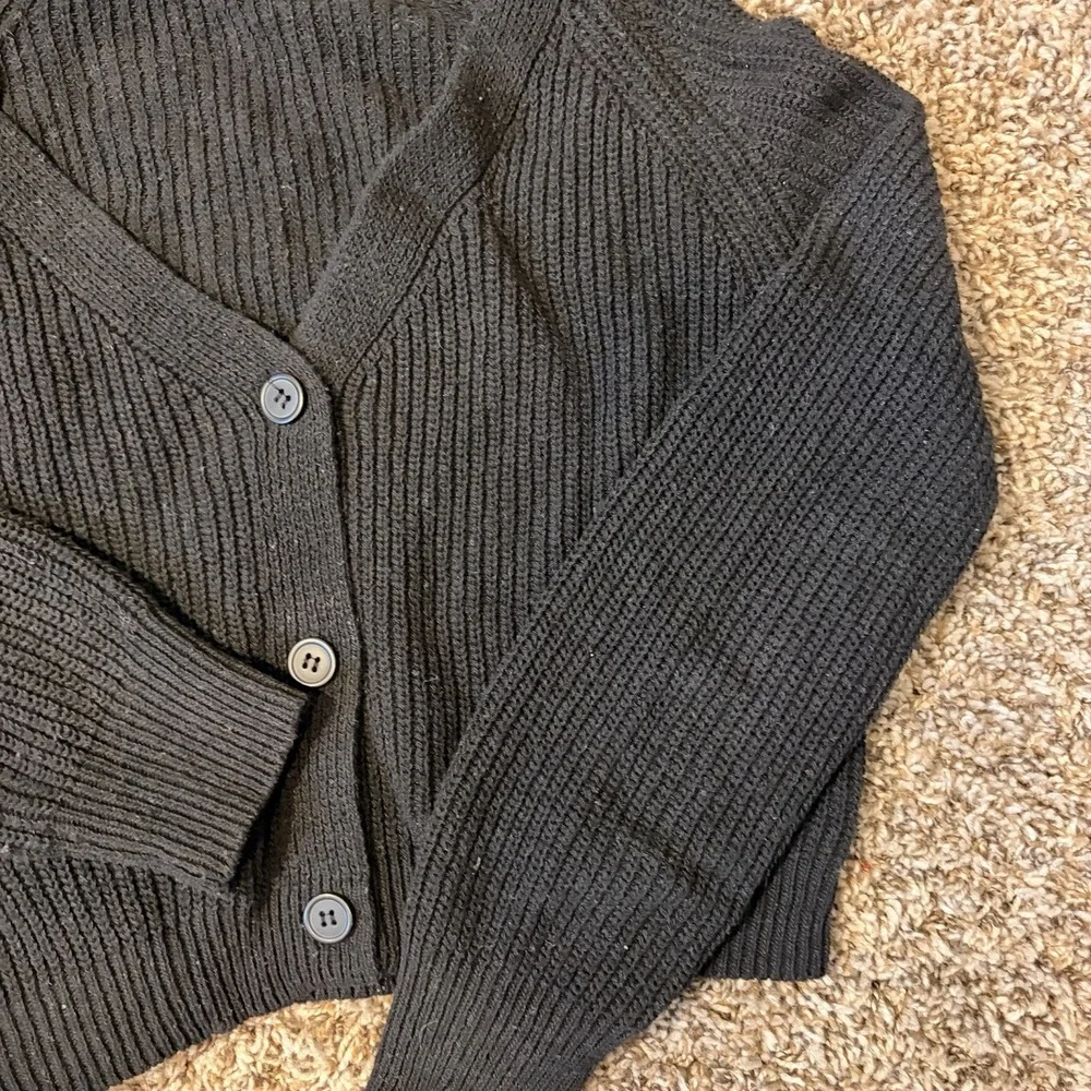 IJOAH Black Rib-Knit V-Neck Button-Front Cardigan Sweater Women S SW7489
